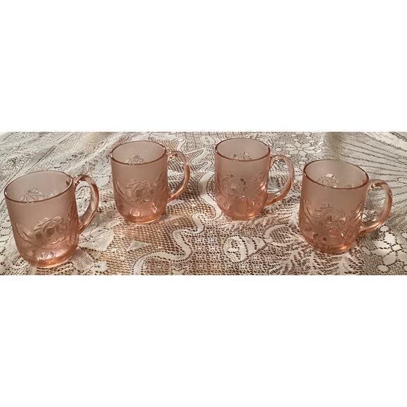 Set of 4 Arcoroc France Pink Rosa Rosaline Mugs Raised Flowers - Picture 1 of 10